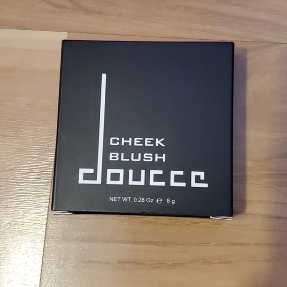 💕 NIB Doucce Magic Hour Blush 💕 - Picture 3 of 5